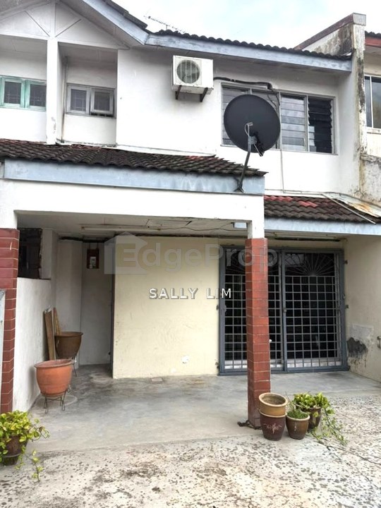 Desa Cemerlang Jalan Ara Double Storey Terrace House For Sale, Johor, Ulu Tiram