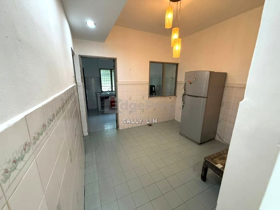 Desa Cemerlang Jalan Ara Double Storey Terrace House For Sale, Johor, Ulu Tiram