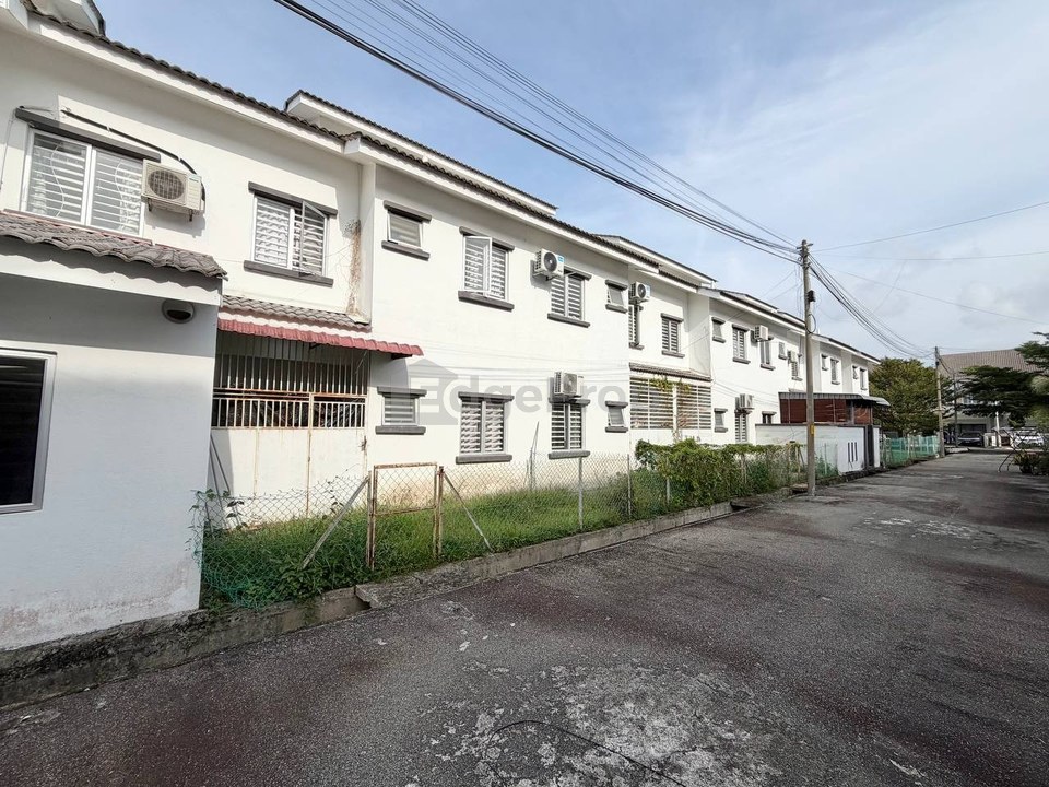 Teres 2 tingkat Taman Kiara, Kg Baru, Kerteh, Terengganu, Kemasik