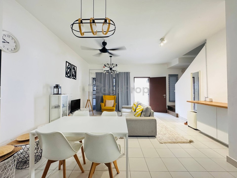 Renovated Fully Furnished Bandar Mahkota Banting Galaksi 2 Sty House Harga Murah, Selangor, Banting