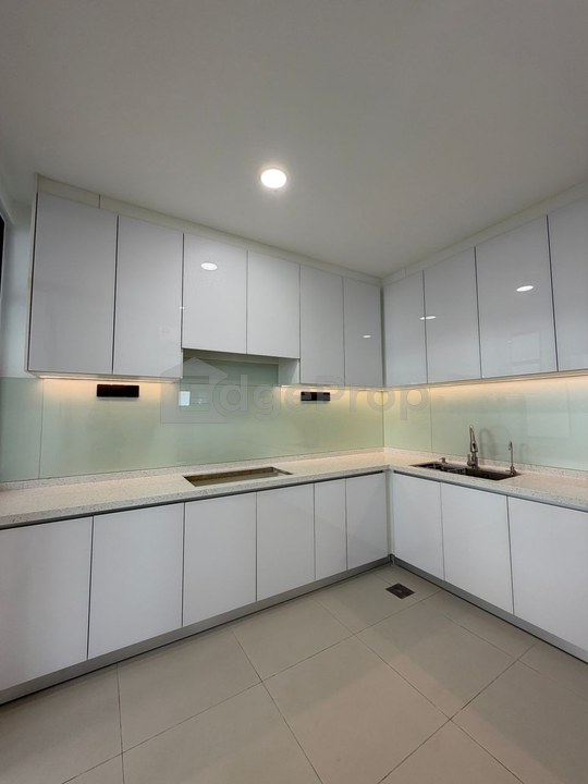 End Lot with Land  5 Bedroom 2-Storey Terrace House in KL, Taman Desa, Kuala Lumpur, Seputeh