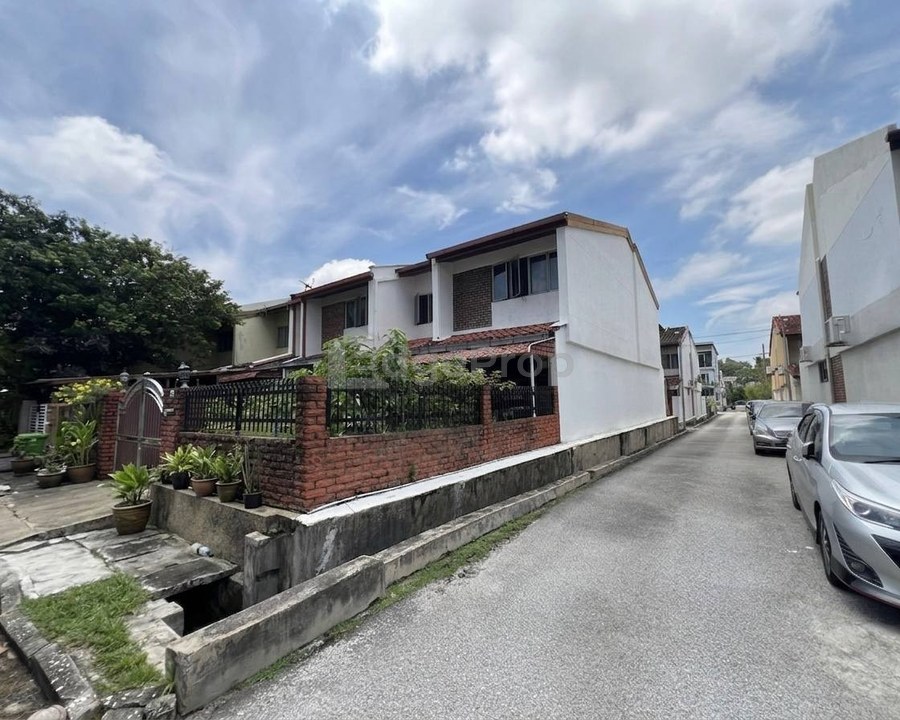 Taman Tun Dr Ismail (TTDI), 2 Storey Endlot House For Sale, Good Condition, Kuala Lumpur, Taman Tun Dr Ismail