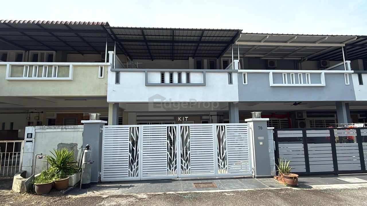 Well Renovated . Partial Furnish 2 Storey Link For Rent @ S2 Heights , Labu, Ainsdale, Negeri Sembilan, Seremban
