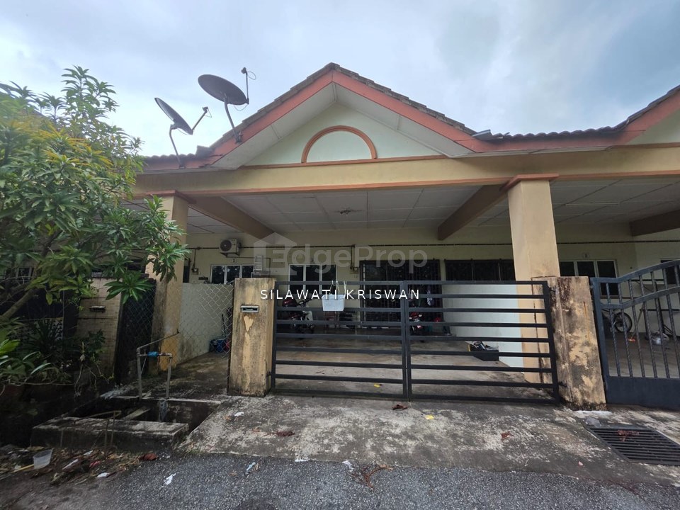 Indera Mahkota 16