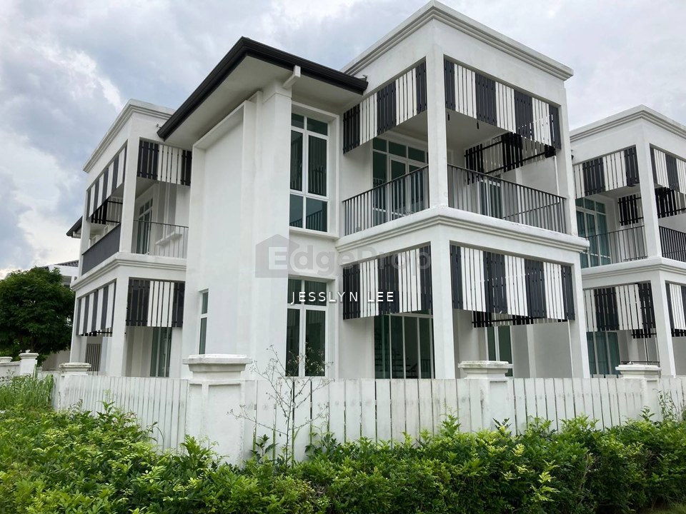 Mellowood @ Eco Majestic Semenyih Corner Lot , Selangor, Semenyih