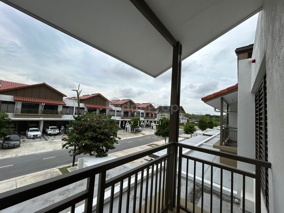 PARTIALLY FURNISHED UNTUK DISEWA FOR RENT | Double Storey Terrace di Setia Warisan Tropika, Kota Warisan, Sepang, Selangor, Sepang