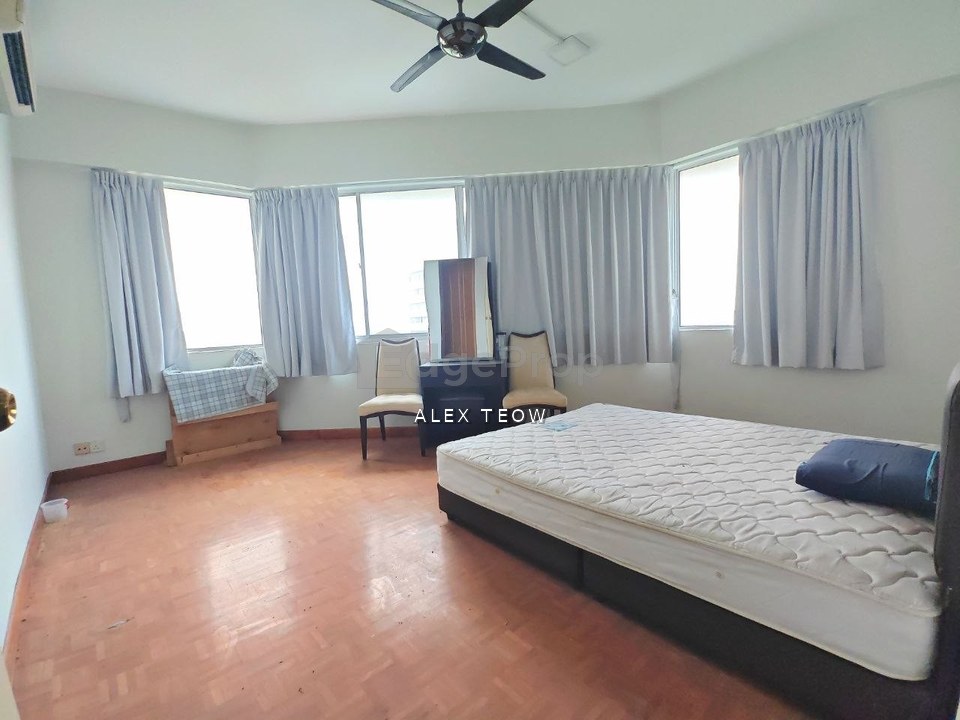 Country Towers Condominium For Sale/ 3R 3B/ 1923sqft/ Seri Alam/ Masai, Johor, Masai