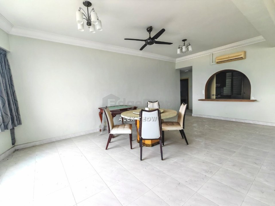 Country Towers Condominium For Sale/ 3R 3B/ 1923sqft/ Seri Alam/ Masai, Johor, Masai