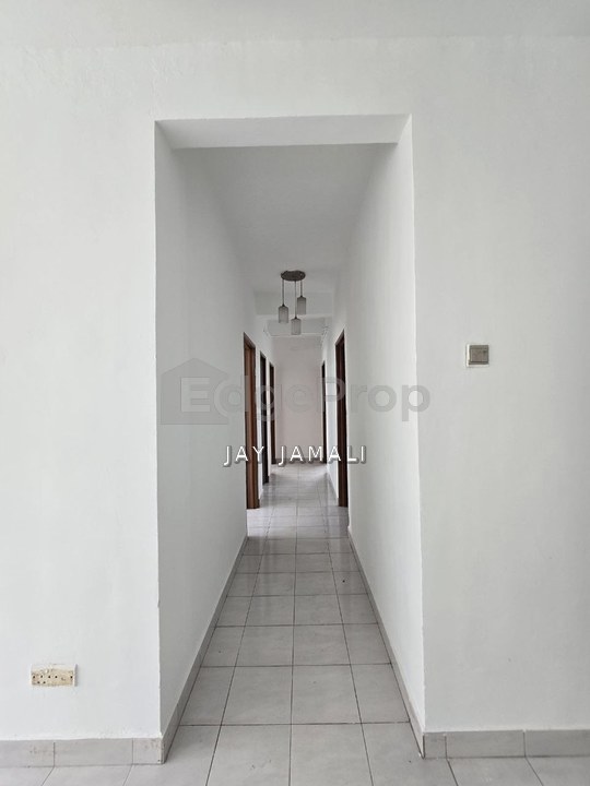 BIGGEST SIZE UNIT | Apartment Taman Bukit Pelangi, Subang Jaya For Sale | Vacant & Ready Move In | Renovated & Partial Furnished, Selangor, Subang Jaya