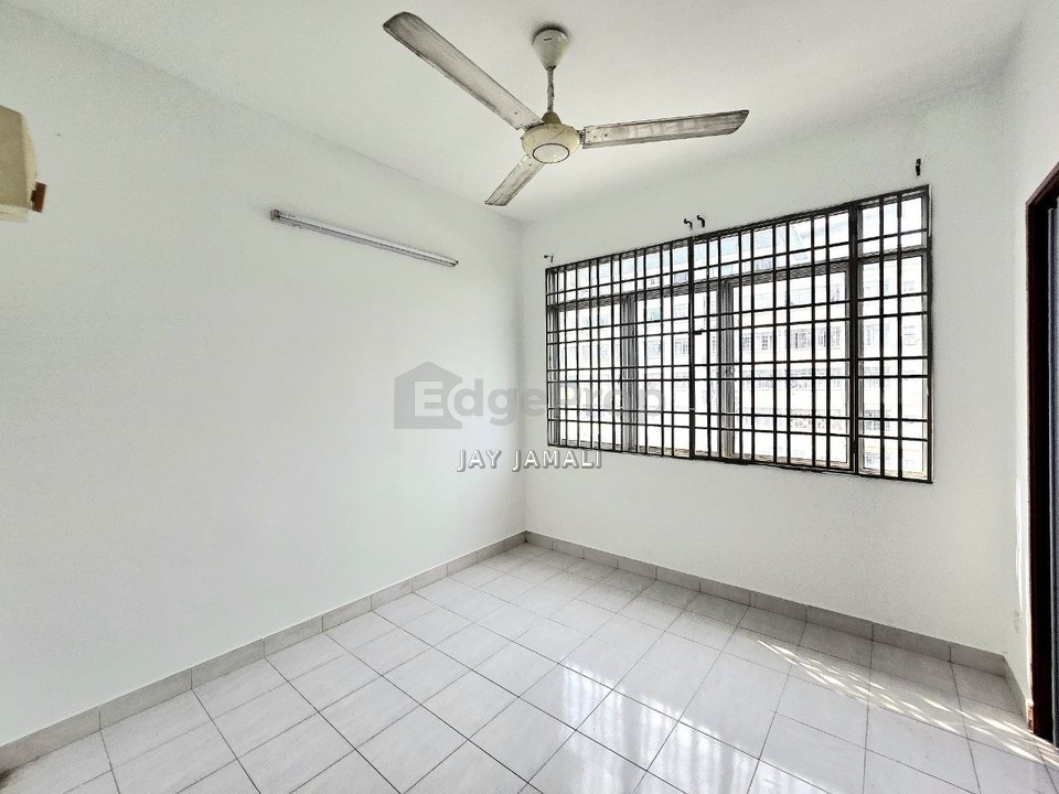 BIGGEST SIZE UNIT | Apartment Taman Bukit Pelangi, Subang Jaya For Sale | Vacant & Ready Move In | Renovated & Partial Furnished, Selangor, Subang Jaya