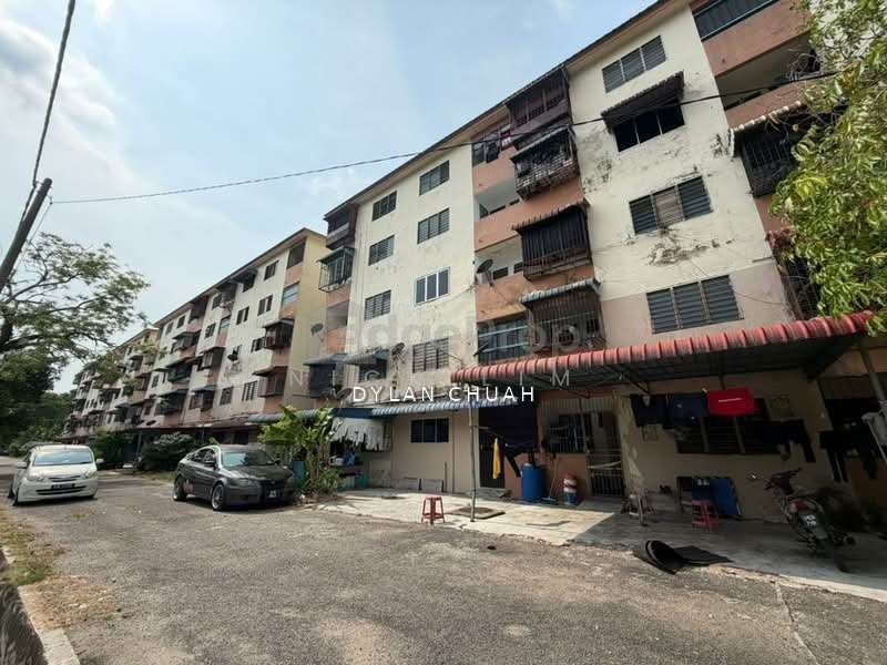 Taman Seruling Emas Flat