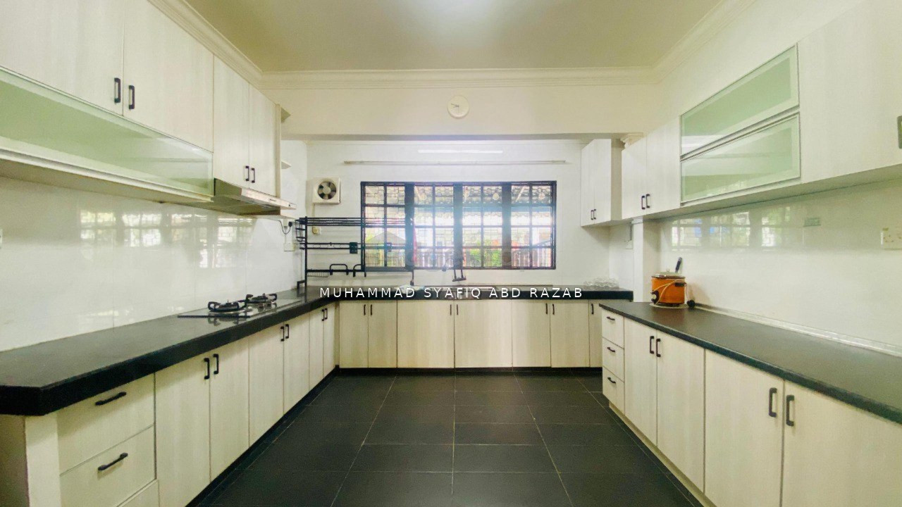 Huge Land 2 storey Terrace Taman Zooview Kemensah Ampang Selangor, Selangor, Ampang