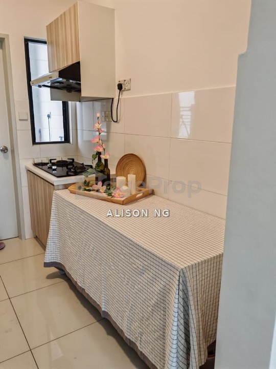 Puchong - Bandar Kinrara - 8 Kinrara Service Residence - Middle Floor - Strategic Location - To Let, Selangor, Bandar Kinrara Puchong