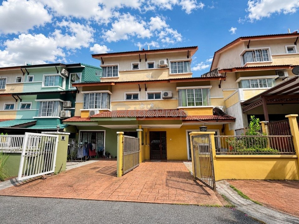 Kampung Sungai Kayu Ara