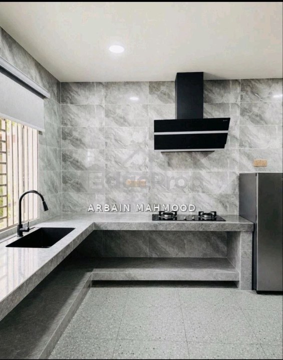 END LOT UNIT | BIG UNIT | TAMAN ROWTER GOMBAK FOR RENT|MORE PARKiNG, Kuala Lumpur, Gombak