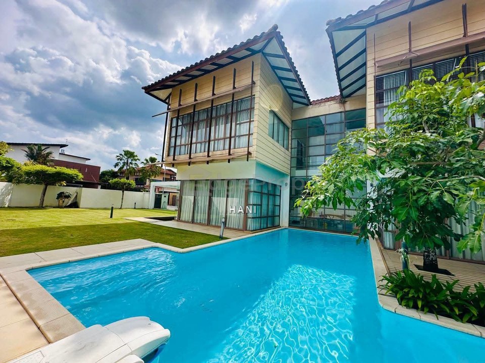 Banyan Close