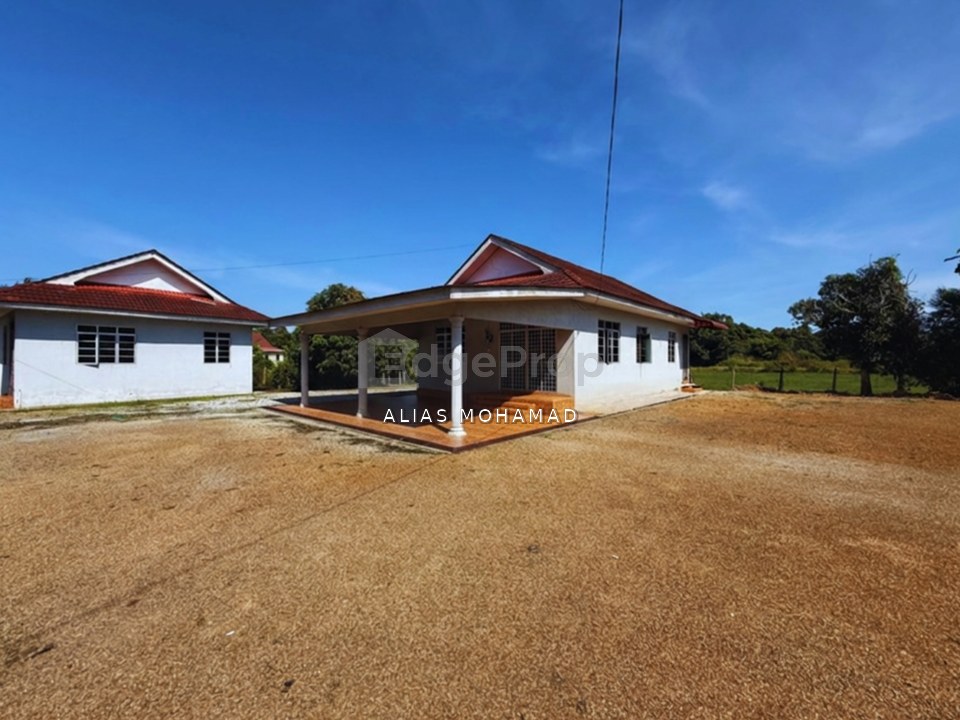 [Bawah MV]Rumah Banglo Setingkat dengan Tanah Luas di Kg. Paya Resak, Terengganu