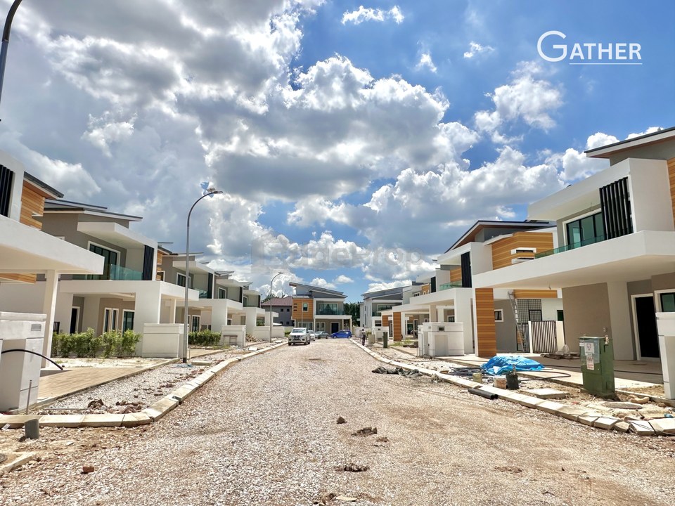 A PRESTIGIOUS TIGER LANE ADDRESS,ONLY 6 HOMES REMAIN,NEW FREEHOLD BUNGALOW/SEMI D WITH POOL FACILITY SALE, Perak, Ipoh