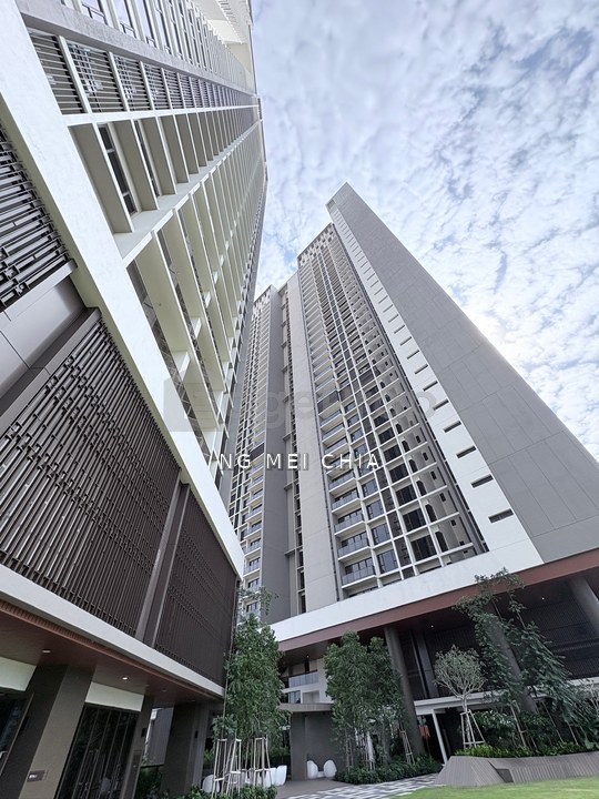 Tastefully ID furnished, brand new 3+1 room unit, affluent neighbourhood, amenities & conveniences within reach, Kuala Lumpur, KL City