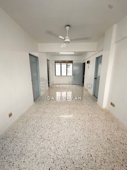 Dahlia Apartment, Putra Perdana