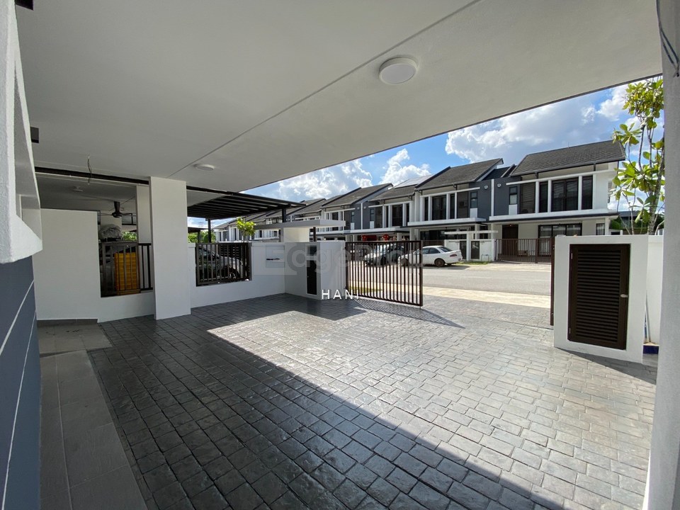 2 Storey End Lot Newly Renovated Super Link @ Semanea Hills Denai Alam - With Extra Land, Selangor, Denai Alam
