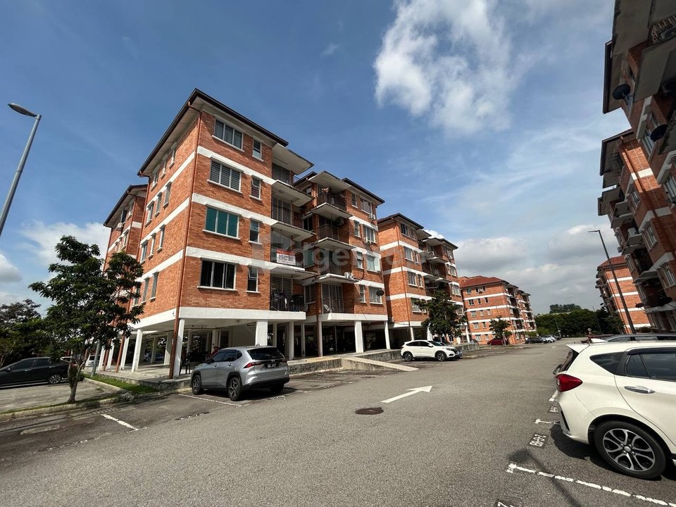 Alam Budiman Condominium (Pangsapuri Alam Budiman)