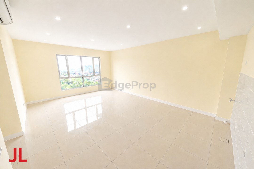 Lakefront Condominium | Emerald Hills @ Alam Damai