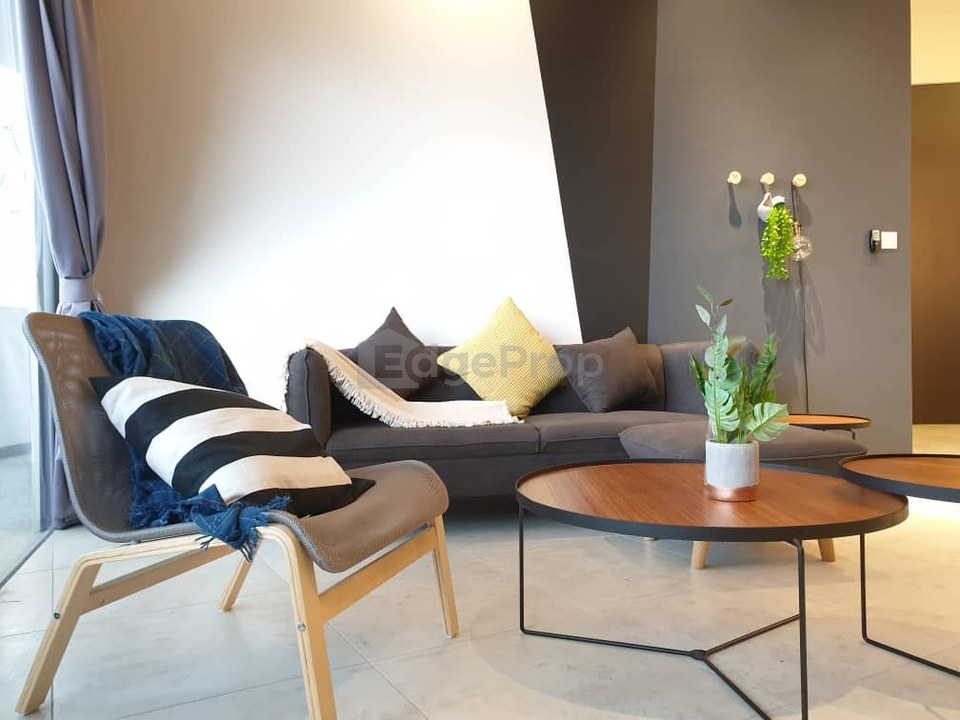 O2 Residence ID design unit 3 room for rent, walking distance to MRT, nearby restaurant and giant hyper market, Selangor, Seri Kembangan