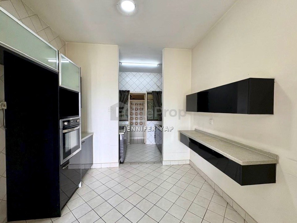 Rare opportunity to own a forest-facing duplex in PJ, priced to sell unit, Selangor, Damansara Damai