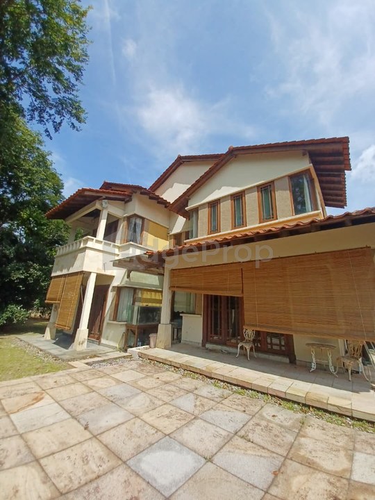 Exclusive 2.5-Storey Bungalow with space, privacy & greenery - Seksyen 11, Shah Alam for sale
