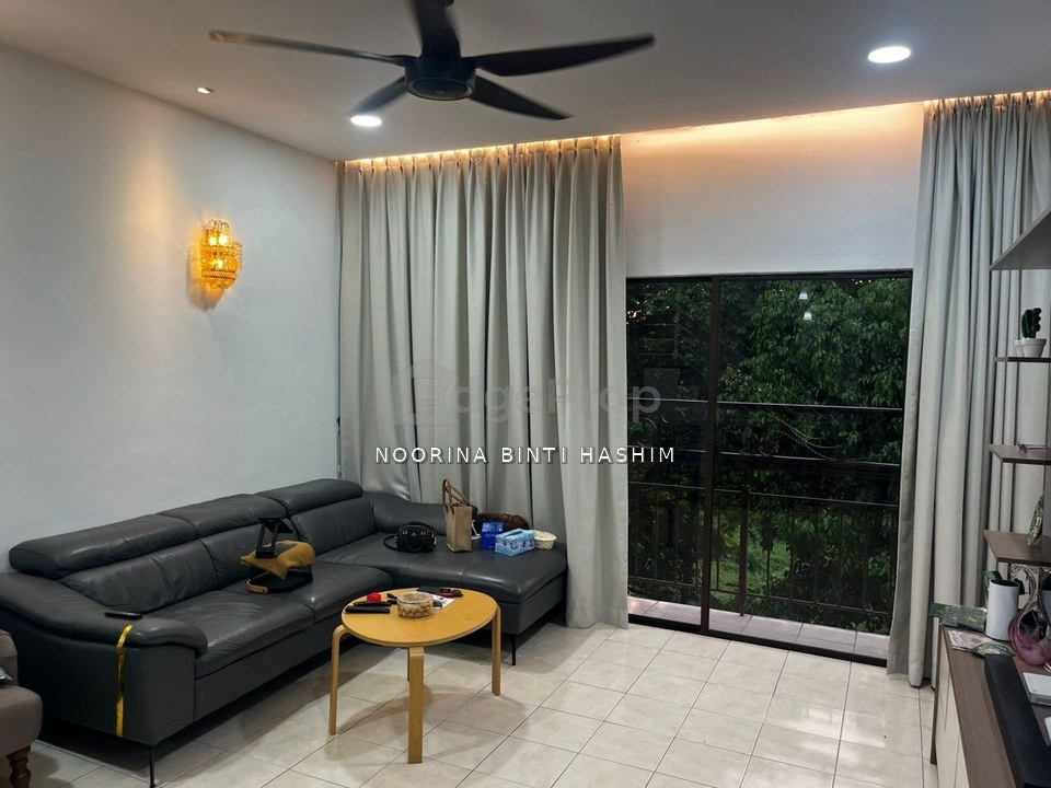 Villa Laman Tasik
