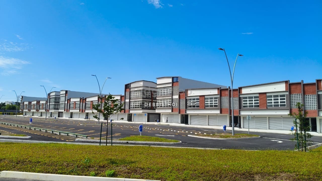 Temu Business Centre, City of Elmina