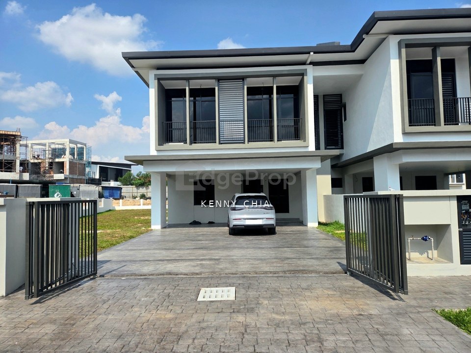Corner with Land Semi D Double Storey Anggun Villa 1 BK 8 Bandar Kinrara , Selangor, Bandar Kinrara Puchong