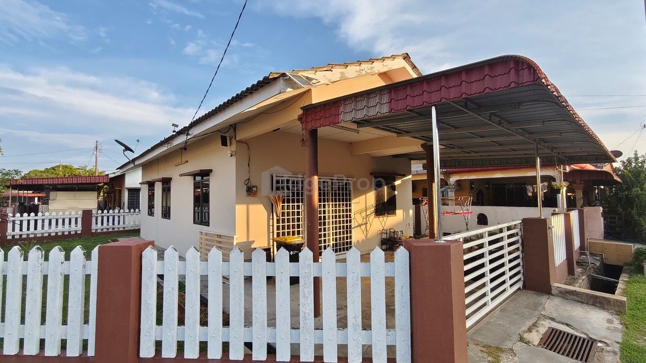 Manjung Banglo Corner Lot Murah Untuk Dilepaskan, Perak, Manjung