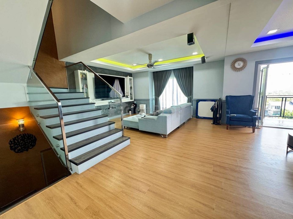 2 & Half Storey Semi D House, De Puncak Ukay Taman Ukay Perdana, Selangor, Ampang