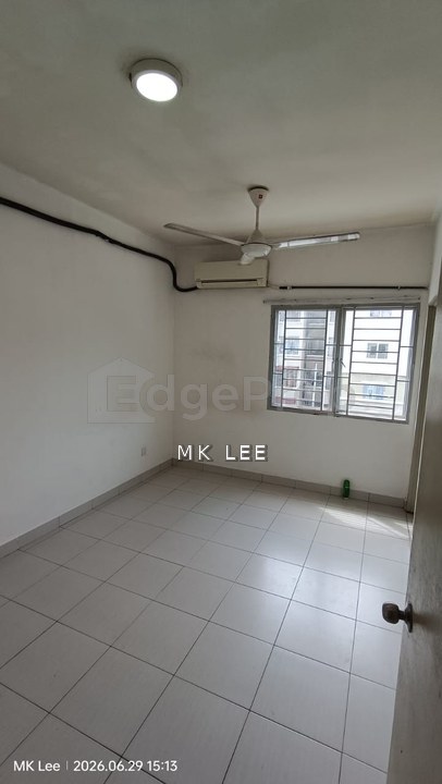 Akasia Apartment Mid Floor, Pangsapuri Akasia Bandar Botanic, Next to Kesas, Klang, Selangor, Klang