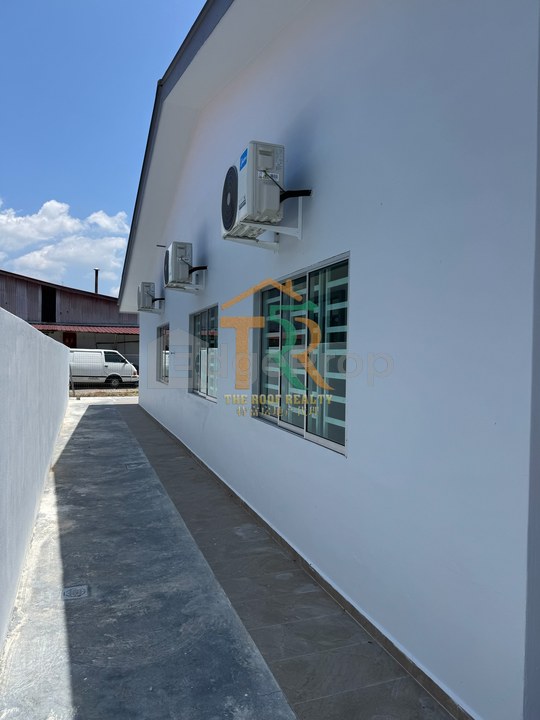 Partially Furnished Single Storey semi-D, Johor, Muar