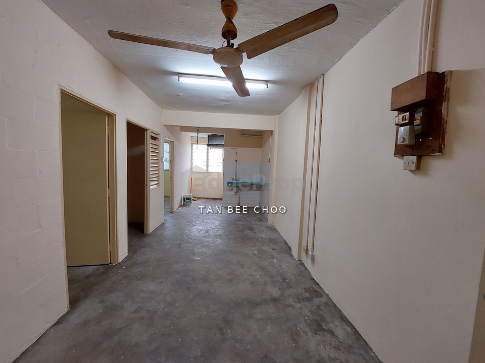 [Near Lrt Station & School] Puchong Perdana Low Cost Flat, 2nd Floor, Selangor, Puchong