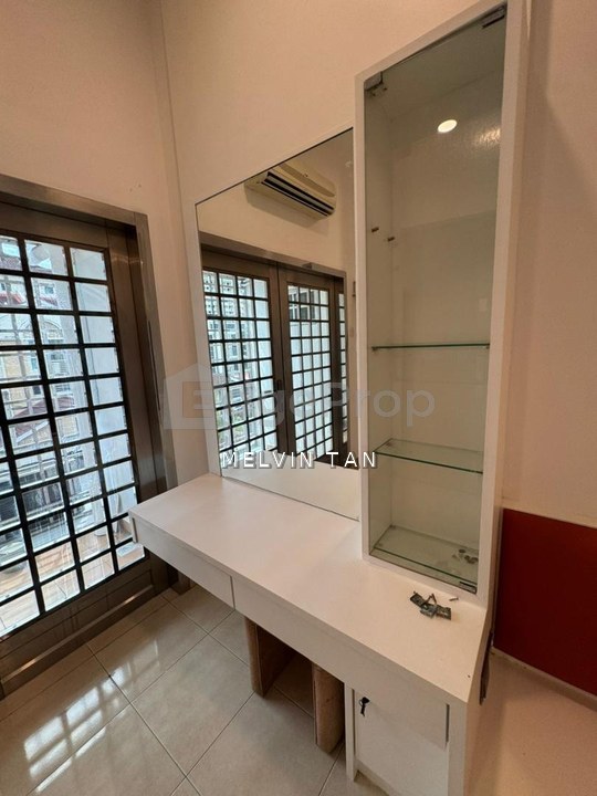 Persiaran Bukit Jambul, Bukit Jambul, Penang / Three Storey Terrace / For Sale / Freehold / Renovated & Semi Furnished, Penang, Bukit Jambul