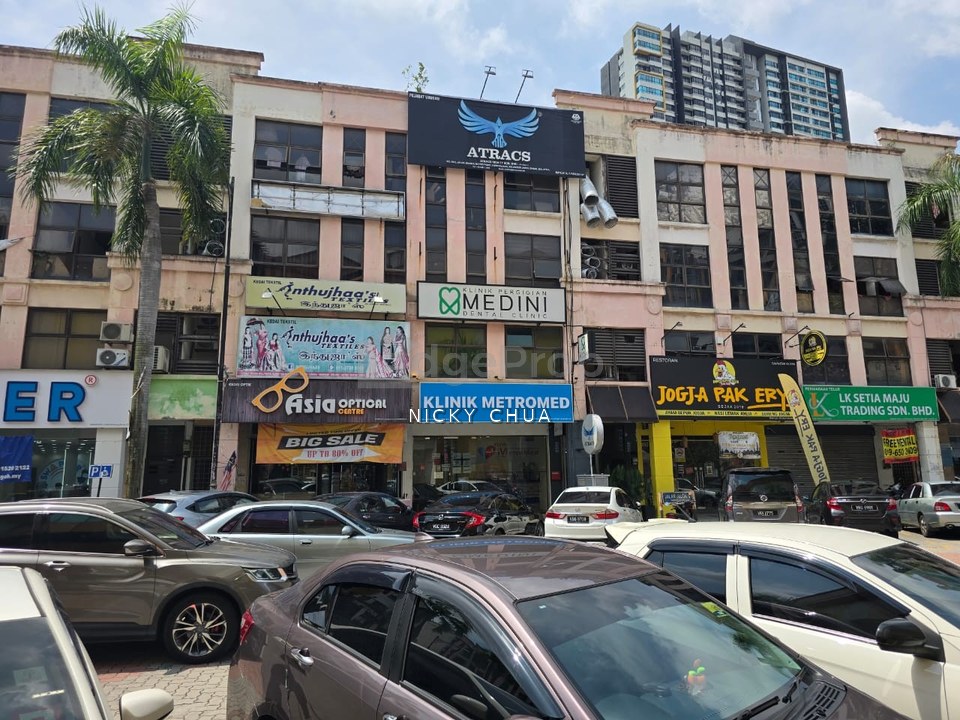 Metro Point Complex