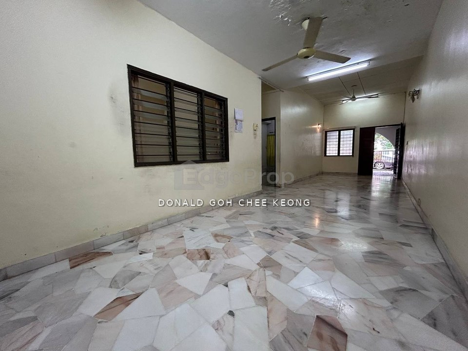 Ipoh Garden/ Below Market Value / Facing Field / Single Storey Terrace House For Sale, Perak, Ipoh