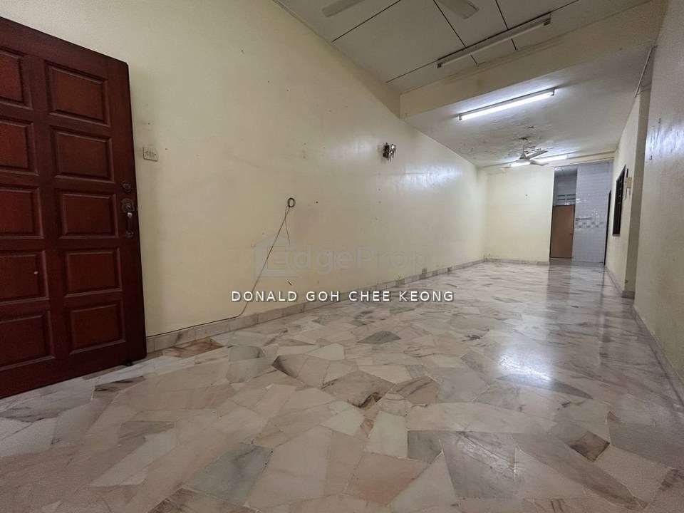Ipoh Garden/ Below Market Value / Facing Field / Single Storey Terrace House For Sale, Perak, Ipoh