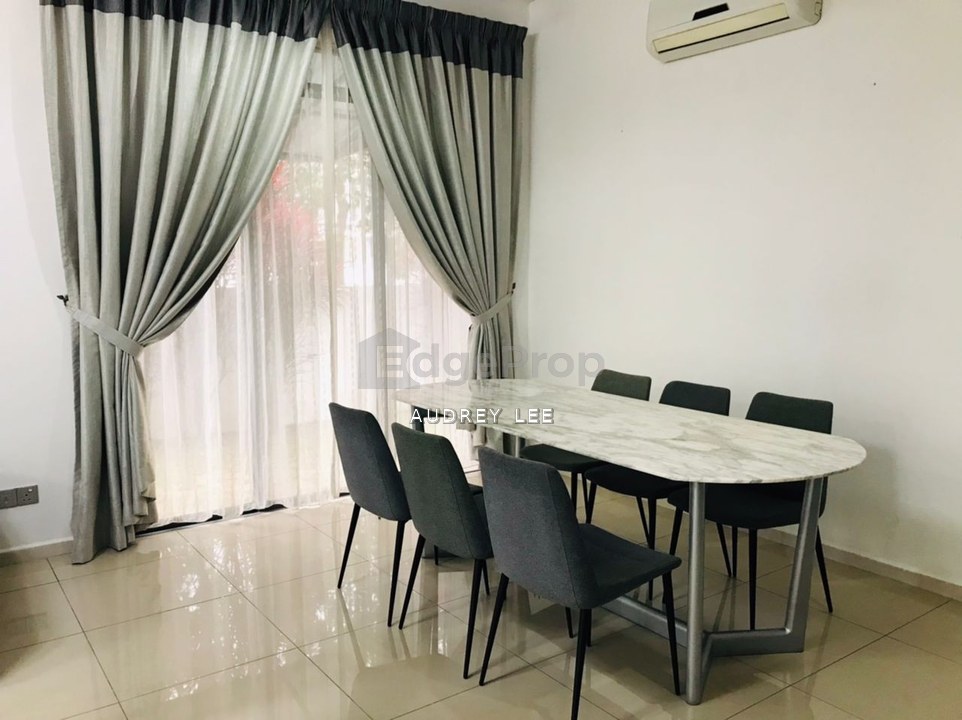 Summerglades, Perdana Lakeview West