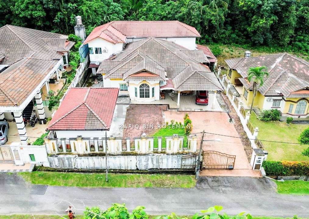 Kampung Sungai Pelong