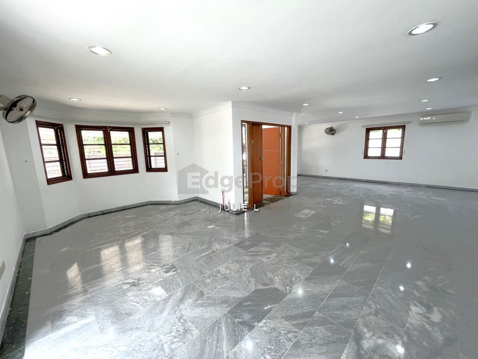 Damansara Heights Bungalow with pool in a Guarded area & awesome unobstructed views, Kuala Lumpur, Damansara Heights