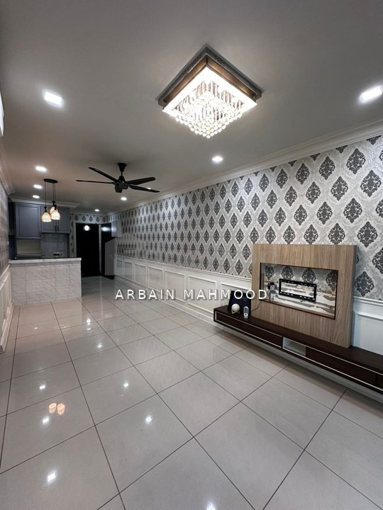 KL Traders Square Partial Furnidhed Unit For Rent, Kuala Lumpur, Gombak