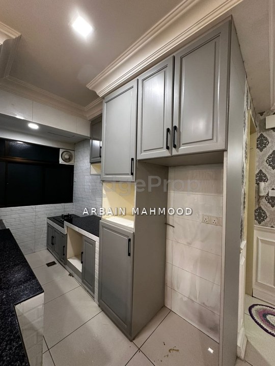 KL Traders Square Partial Furnidhed Unit For Rent, Kuala Lumpur, Gombak