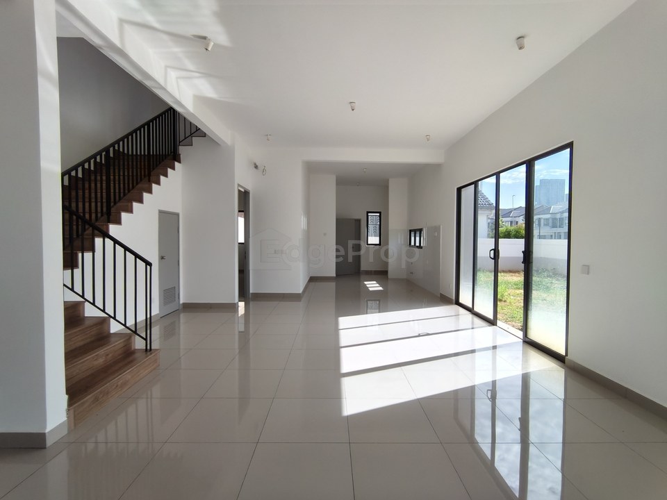 Sejati Lakeside 2