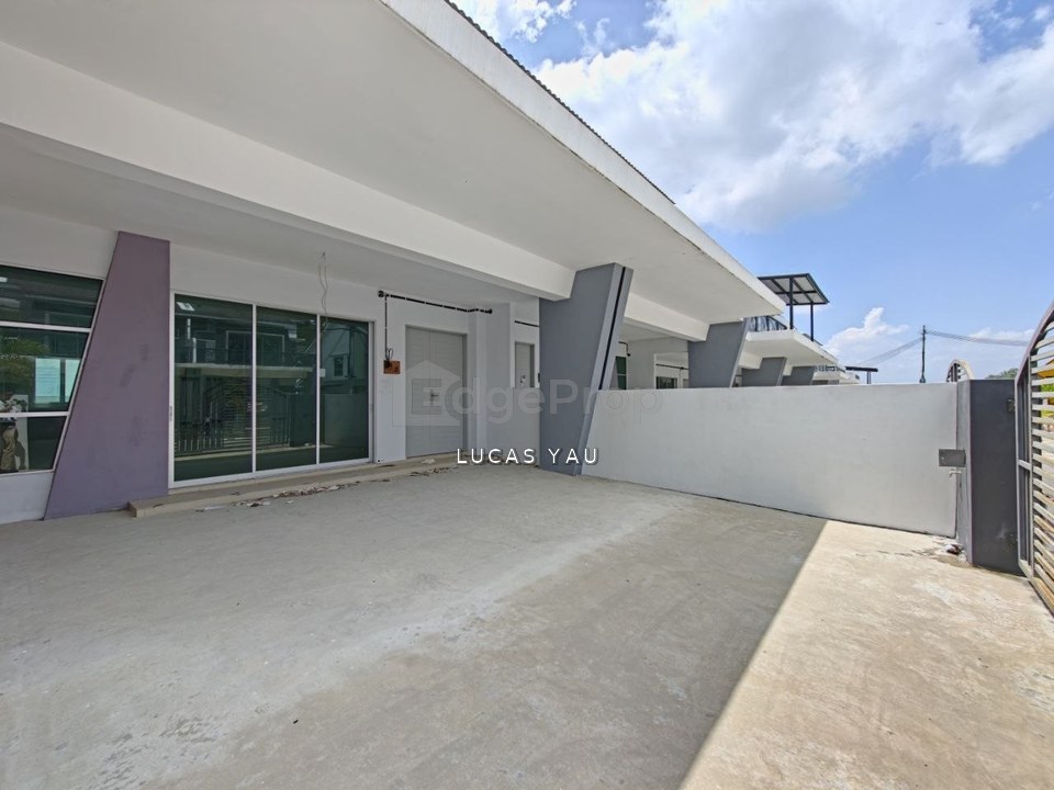 Double Storey Terrace House For Sale In LAHAT @ MOSEY HILL IPOH, Gated & Guarded, 22x70, Brand New!  , Perak, Ipoh