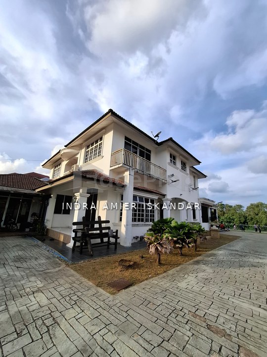 BANGLO 2 TINGKAT FULLY FURNISHED D IBAI GOLF RESORT, KUALA TERENGGANU. With 24h security, Terengganu, Kuala Terengganu